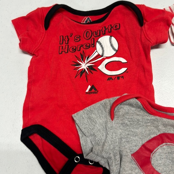 3x Boys CINCINNATI REDS Onesies sz 3-6M - Picture 2 of 5